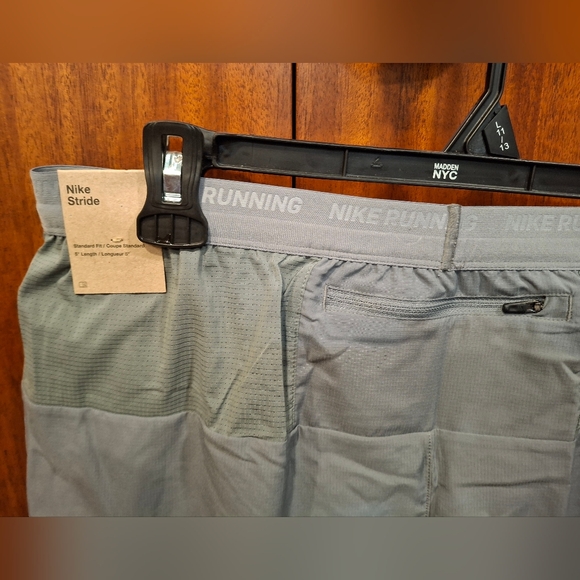 Nike Stride Men's Dri-FIT 5" Brief-Lined Running Shorts Grey LARGE - Picture 3 of 4